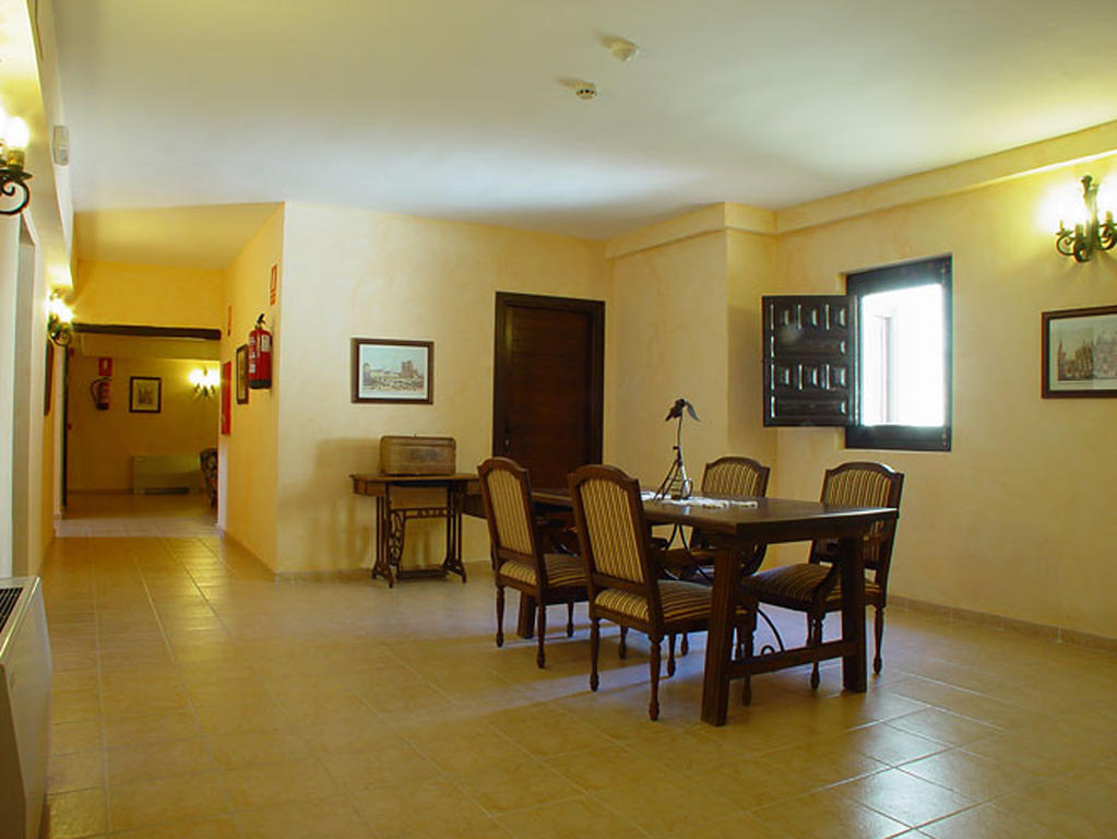 Hotel Nuevo Arlanza Коваррубиас Экстерьер фото
