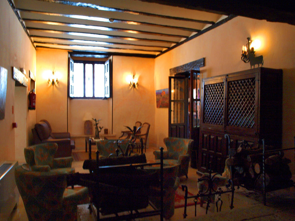 Hotel Nuevo Arlanza Коваррубиас Экстерьер фото