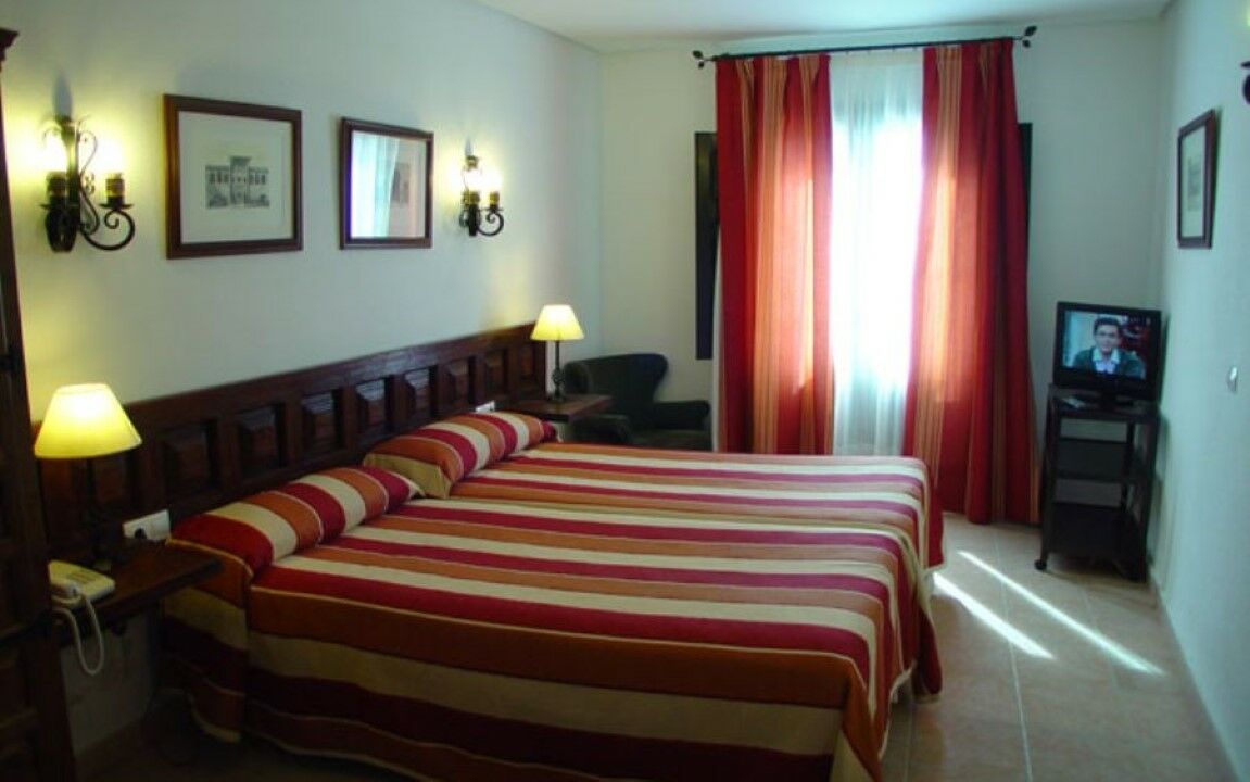 Hotel Nuevo Arlanza Коваррубиас Экстерьер фото